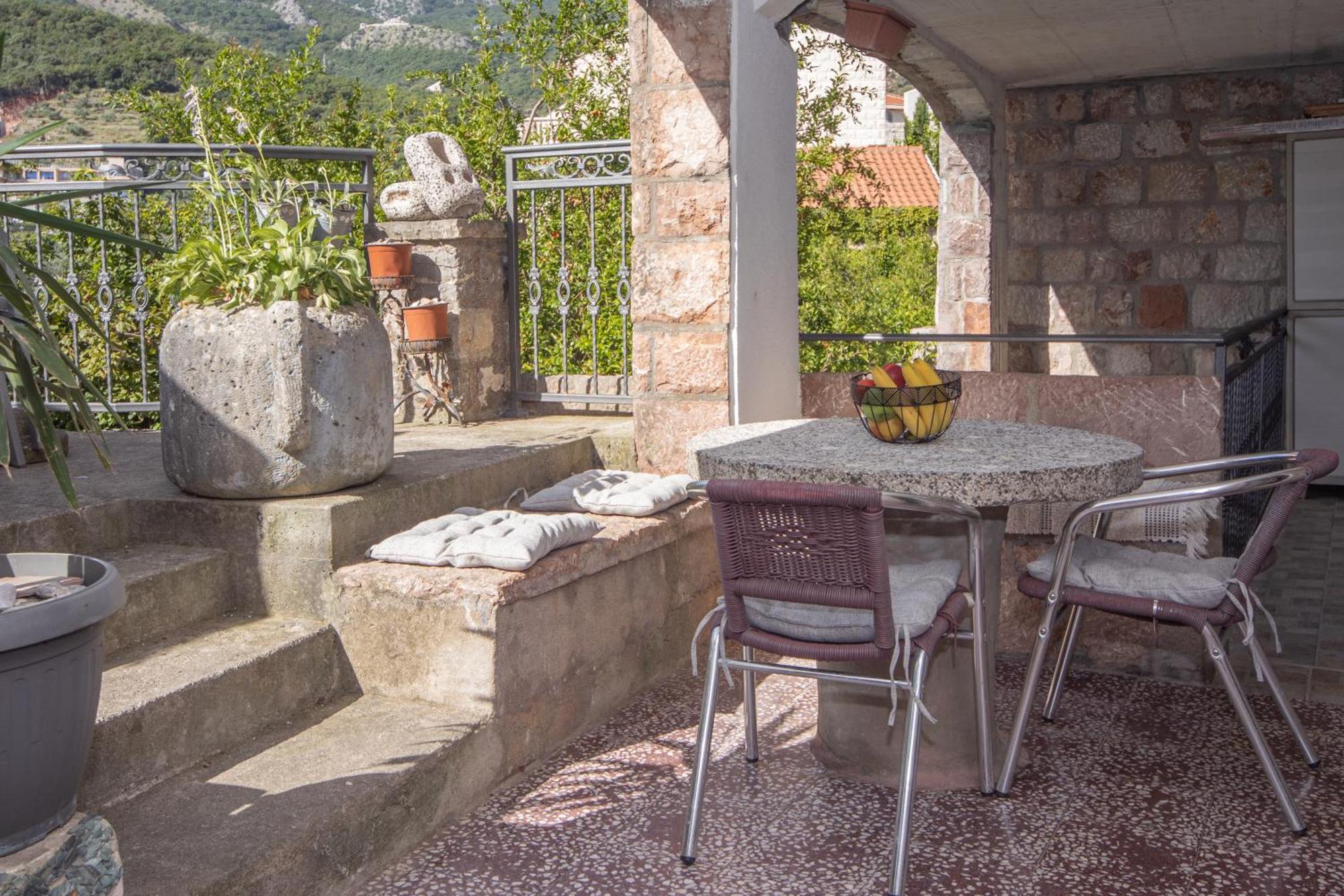 Stone Beach Apartments Pržno المظهر الخارجي الصورة