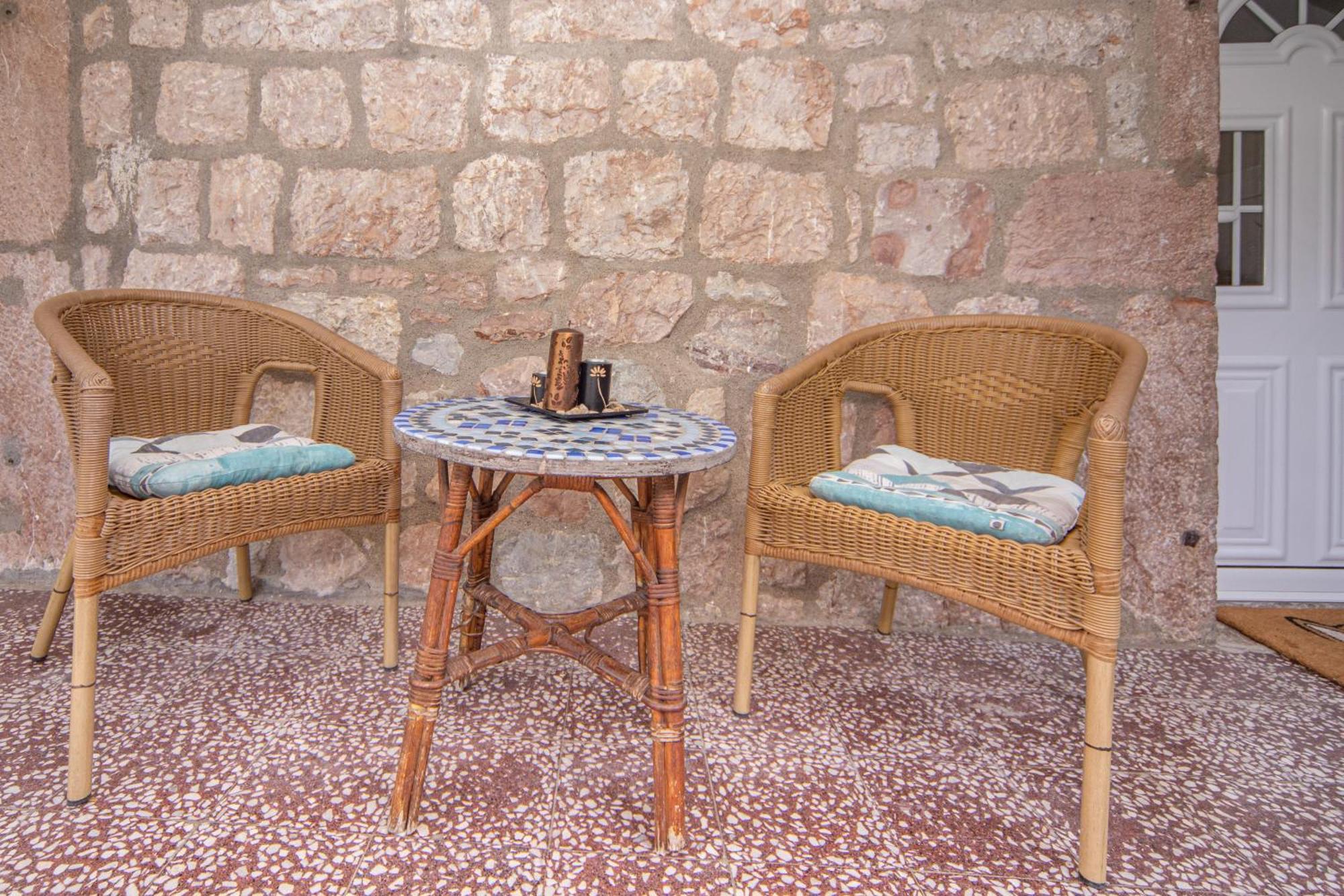 Stone Beach Apartments Pržno المظهر الخارجي الصورة
