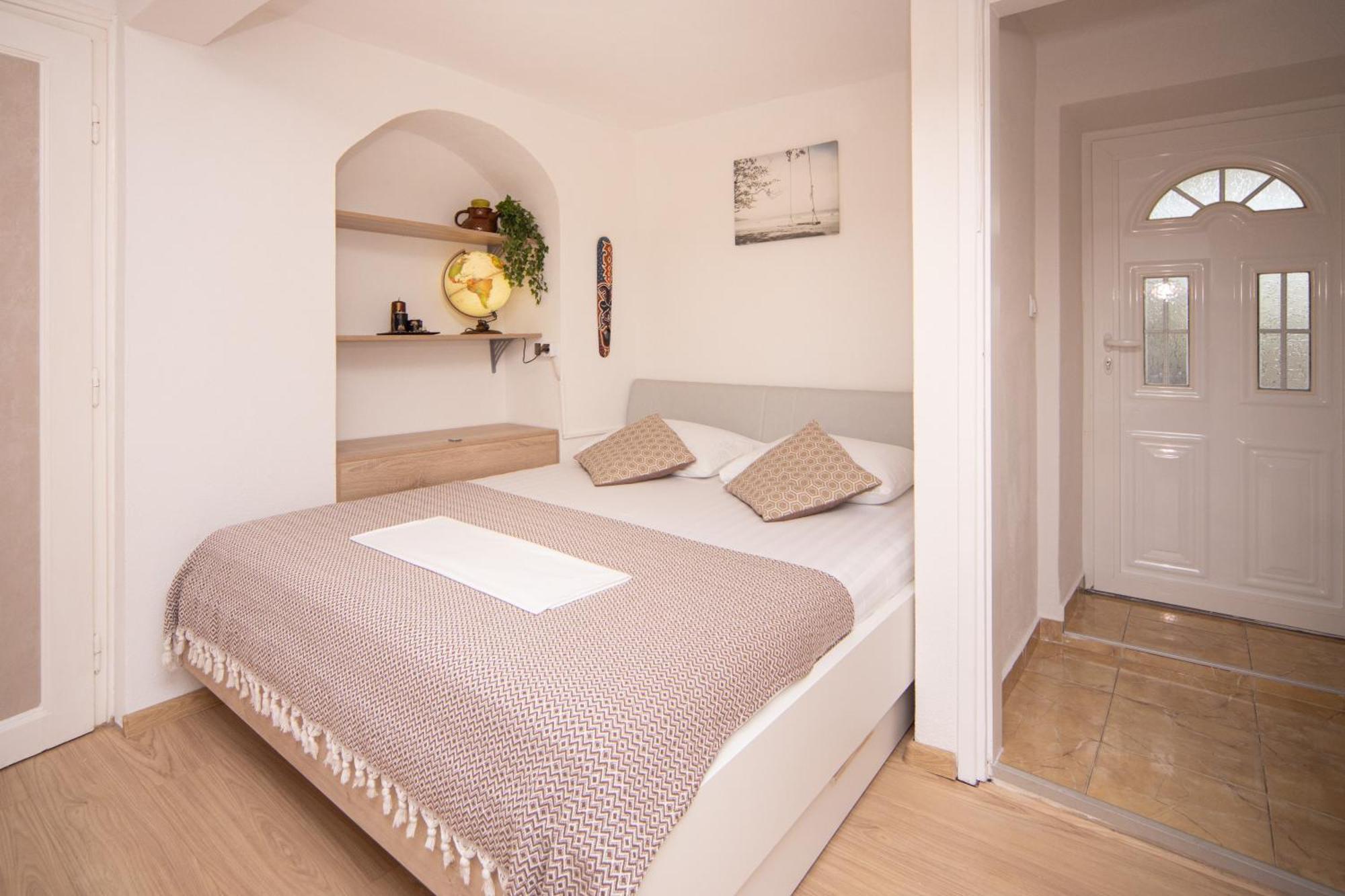 Stone Beach Apartments Pržno المظهر الخارجي الصورة