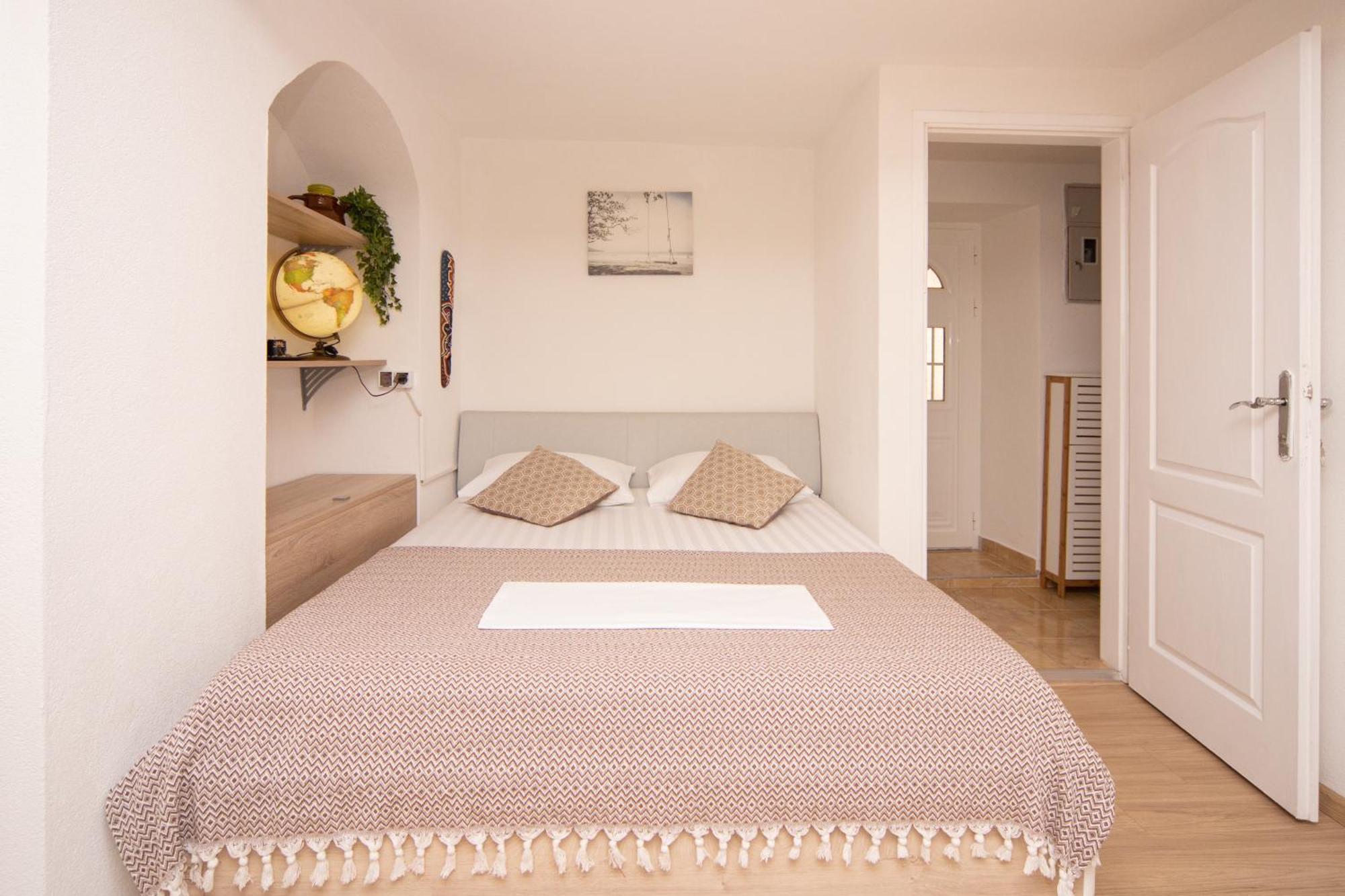 Stone Beach Apartments Pržno المظهر الخارجي الصورة