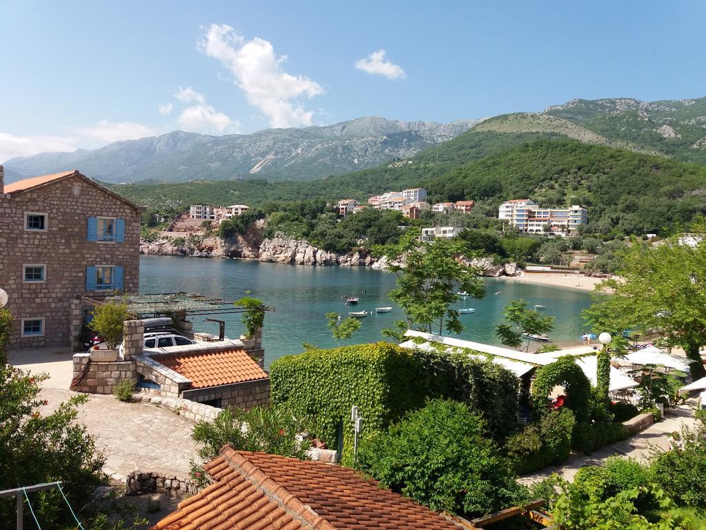 Stone Beach Apartments Pržno المظهر الخارجي الصورة