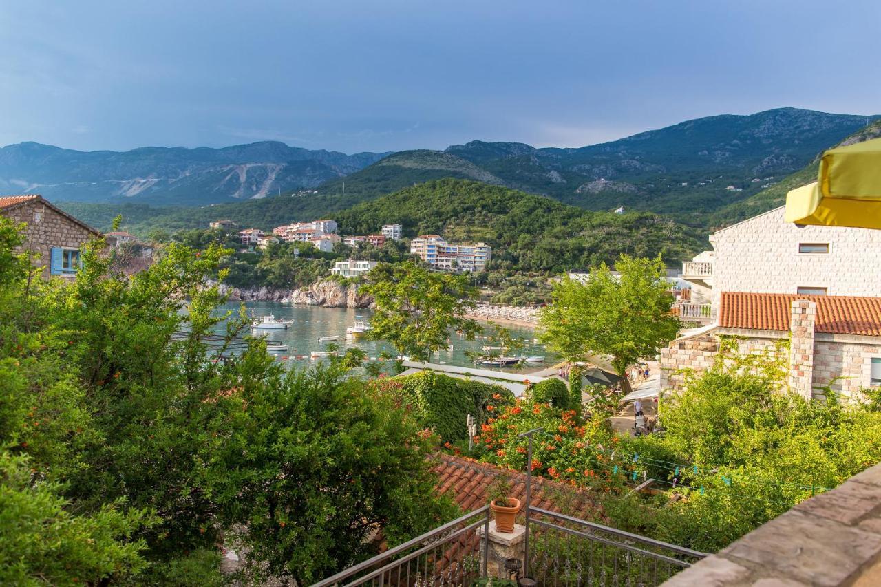 Stone Beach Apartments Pržno المظهر الخارجي الصورة