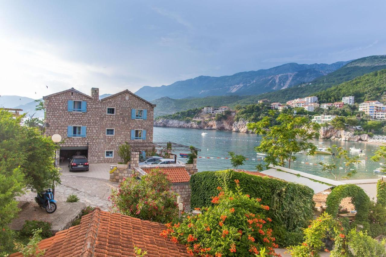 Stone Beach Apartments Pržno المظهر الخارجي الصورة